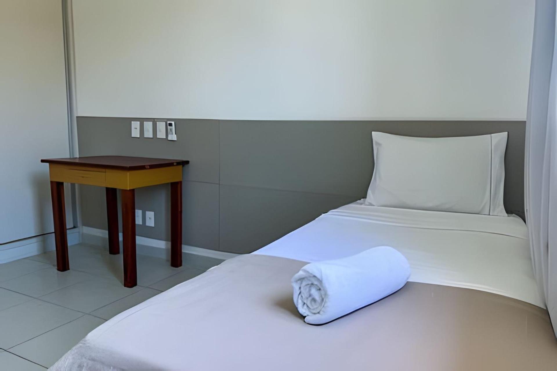 Em Frente A Praia; 2 Quartos; Wifi 300 Mbs; Ate 6 Pessoas; No 2 Pavimento; Estacionamento Gratuito 1 Carro Casa de férias