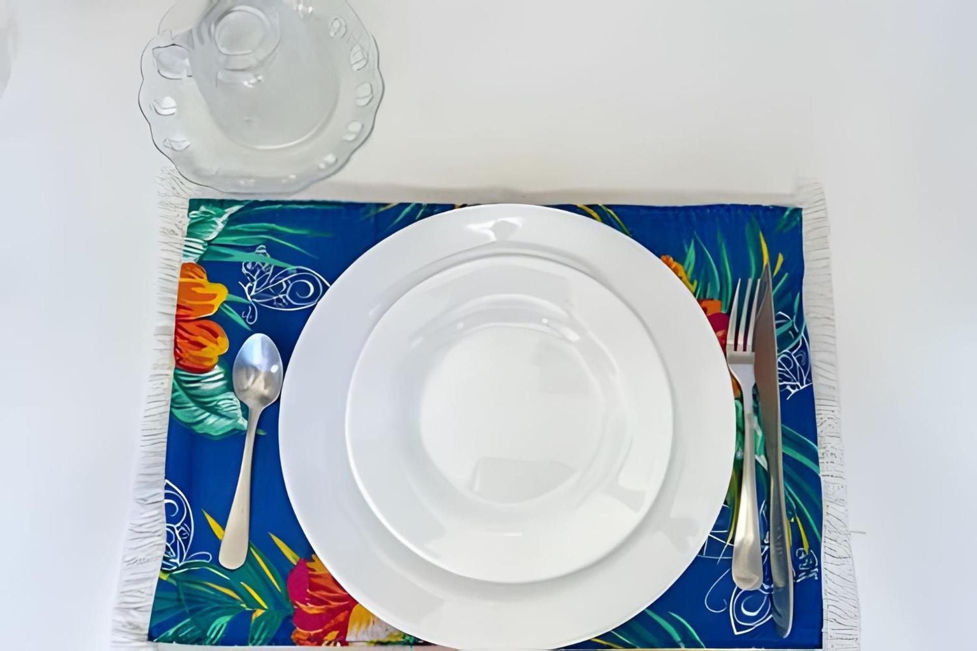 Em Frente A Praia; 2 Quartos; Wifi 300 Mbs; Ate 6 Pessoas; No 2 Pavimento; Estacionamento Gratuito 1 Carro * Porto Seguro