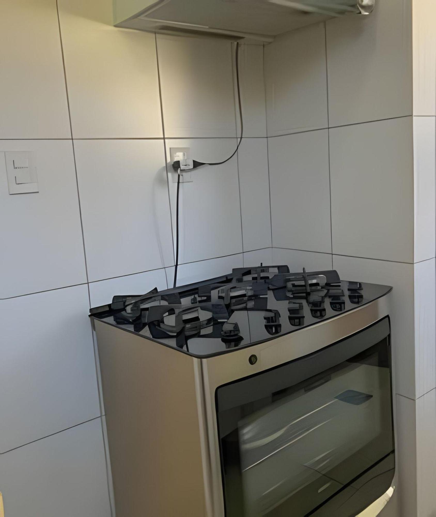 Em Frente A Praia; 2 Quartos; Wifi 300 Mbs; Ate 6 Pessoas; No 2 Pavimento; Estacionamento Gratuito 1 Carro * Porto Seguro