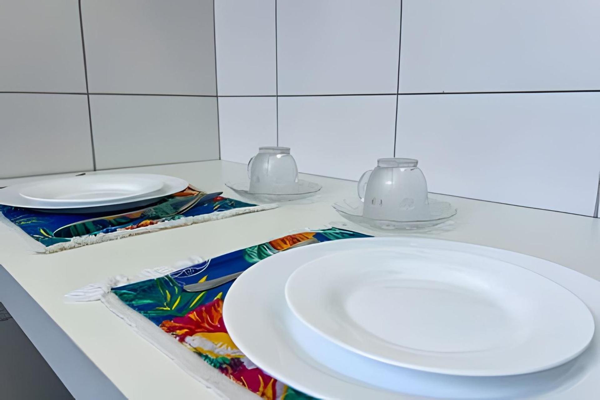 Em Frente A Praia; 2 Quartos; Wifi 300 Mbs; Ate 6 Pessoas; No 2 Pavimento; Estacionamento Gratuito 1 Carro Casa de férias